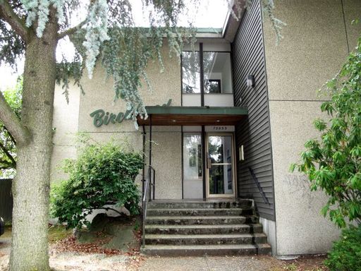 Fresh Paint and new carpet 2 BR Apt. Lake City Seattle( Available Now) – photo 1