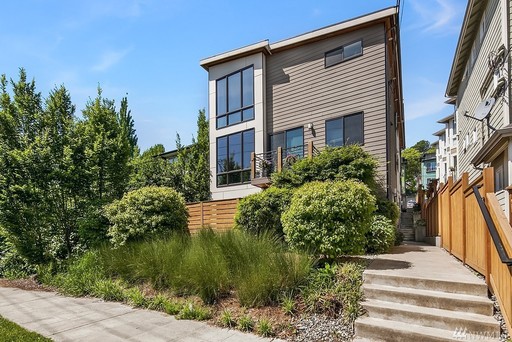 Modern 2 Bedroom Townhouse in Capitol Hill READY FOR MOVE IN NOW at $3550! – photo 1