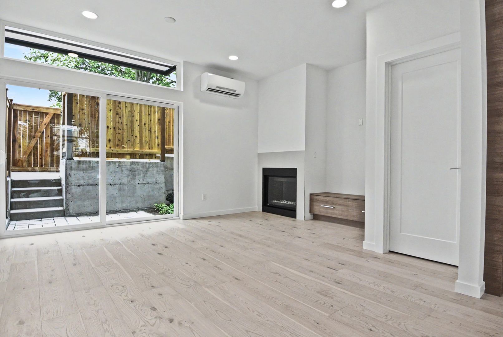 Seattle Townhome: 2017 E Spruce St