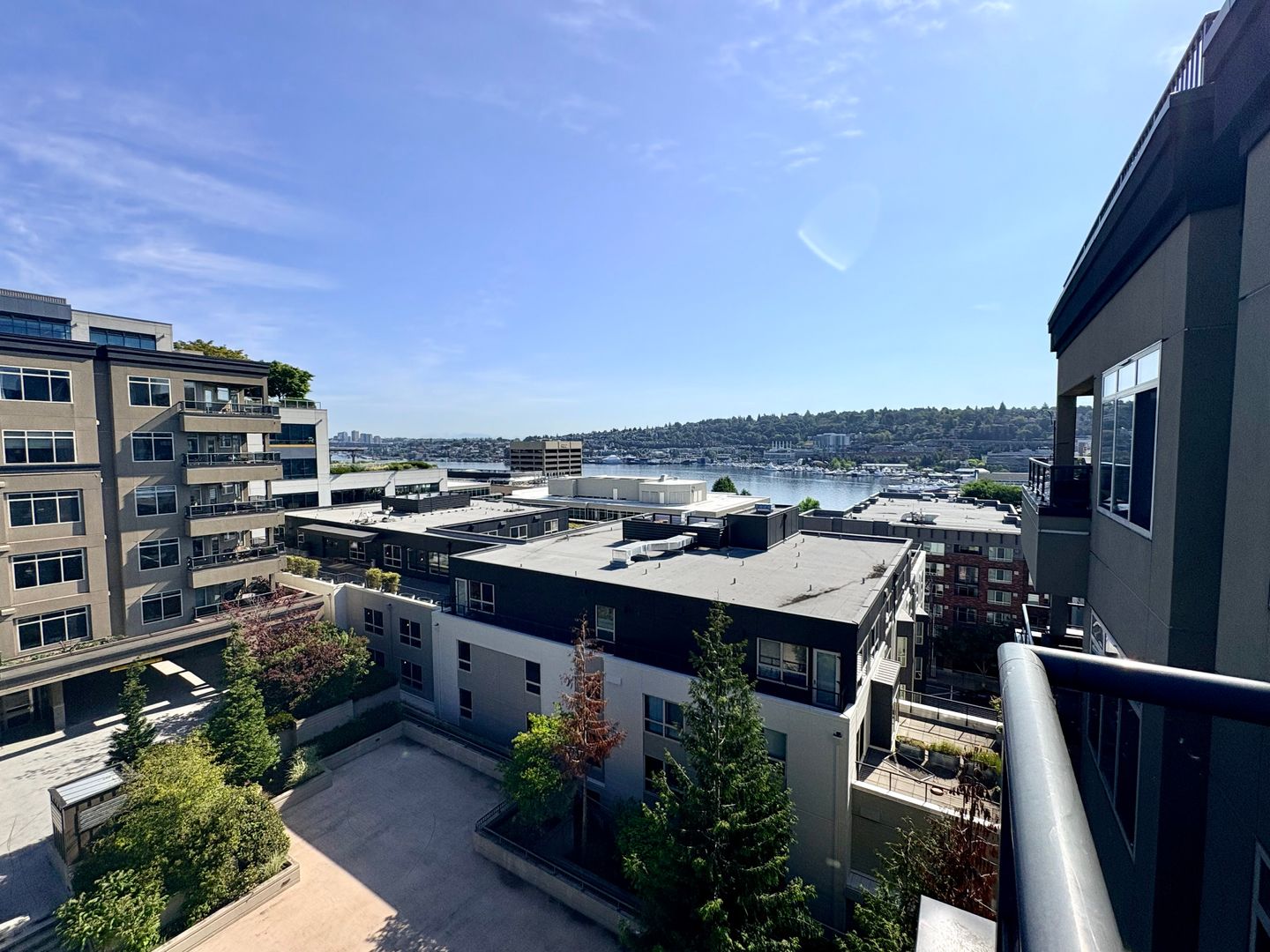 Seattle Condo: 900 Aurora Ave N