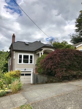 Beautiful Queen Anne Craftsman Home! – photo 1