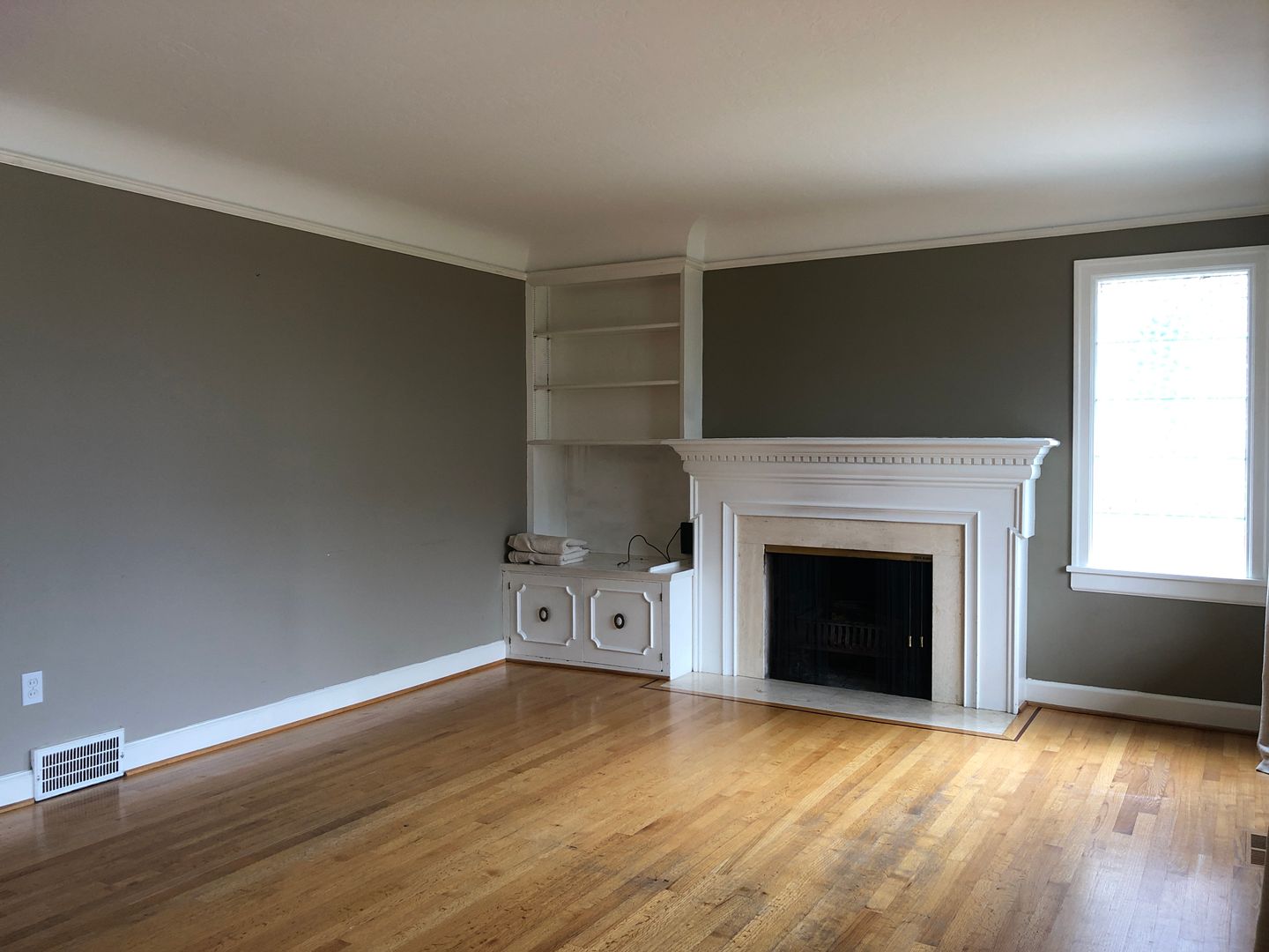 Seattle Apartment: 406 NE 80th Street