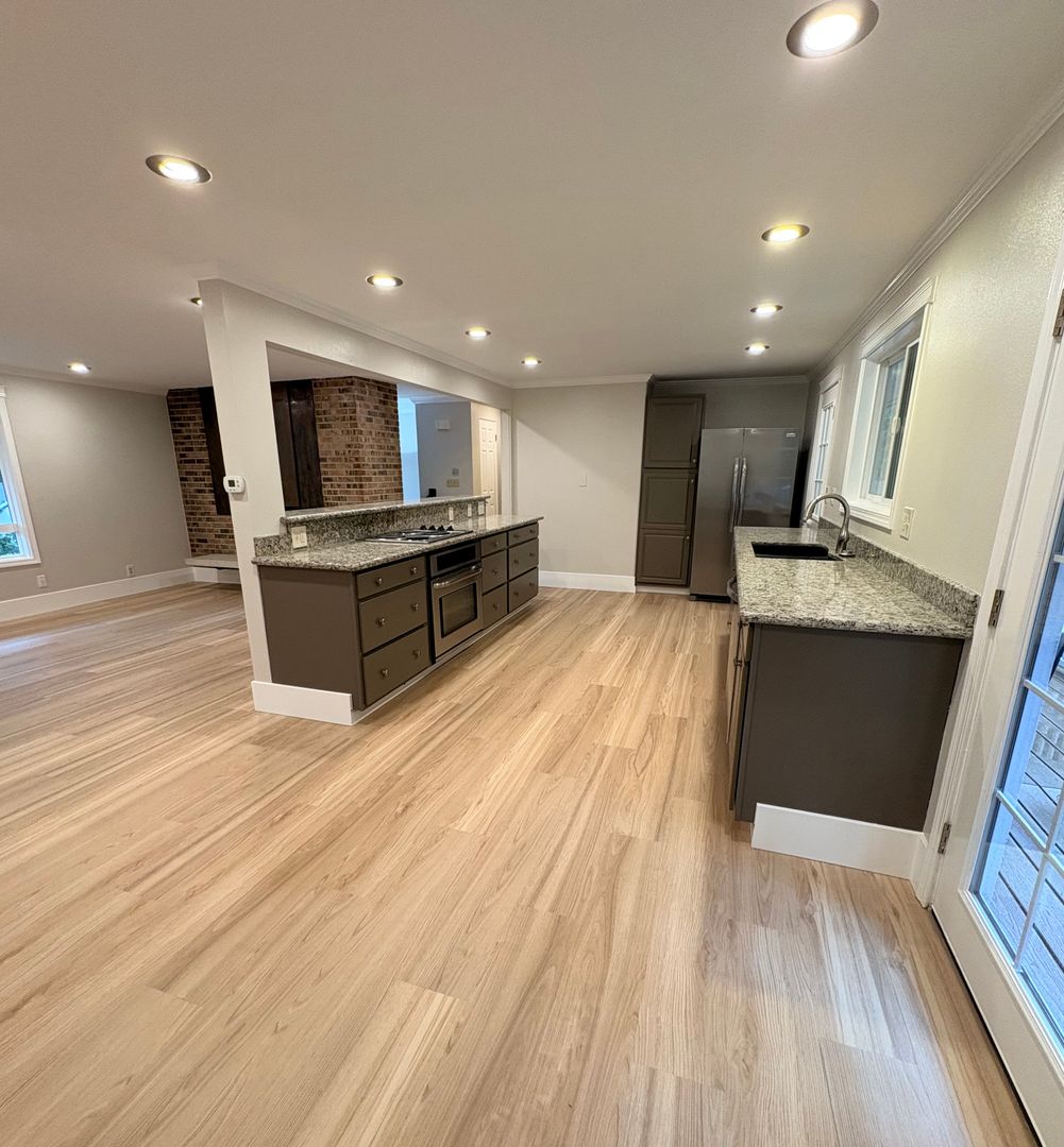 Shoreline House: 20031 6th Ave NE