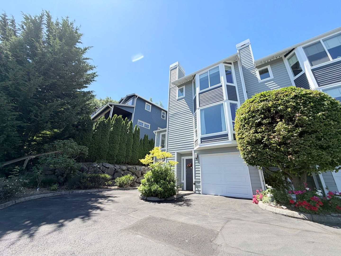 Seattle Townhome: 3831 25th Ave W