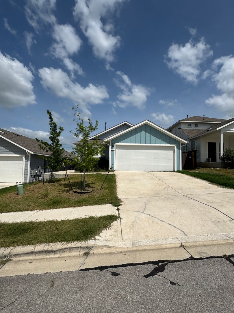 Austin House: 11709 Lago De Garda Dr