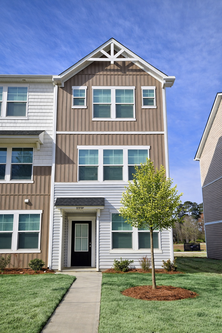 Mooresville Townhome: 225 Kennerly Ave