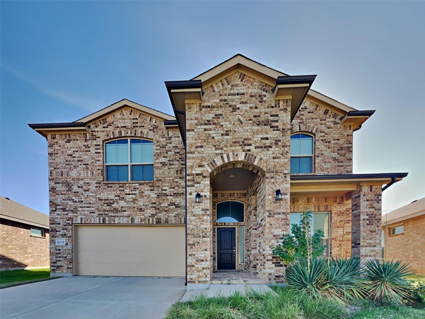 Fort Worth House: 9329 Belle River Trl