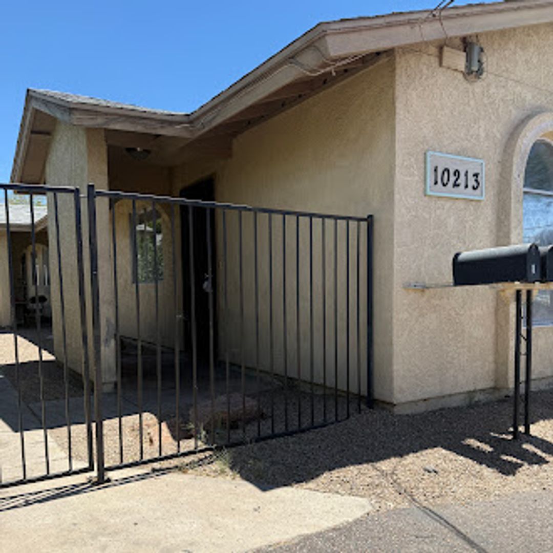 Phoenix Apartment: 10213 N 15th Ave Apt 1