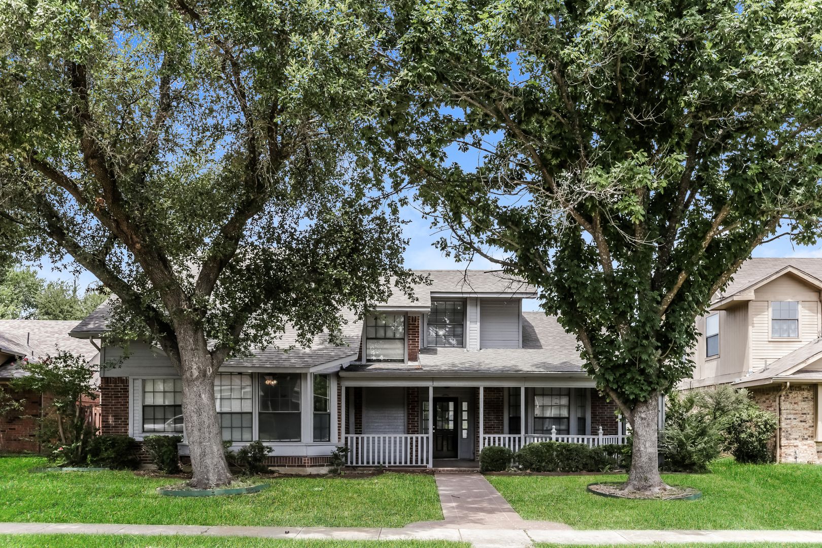 Mesquite House: 2313 Roanoke Cir