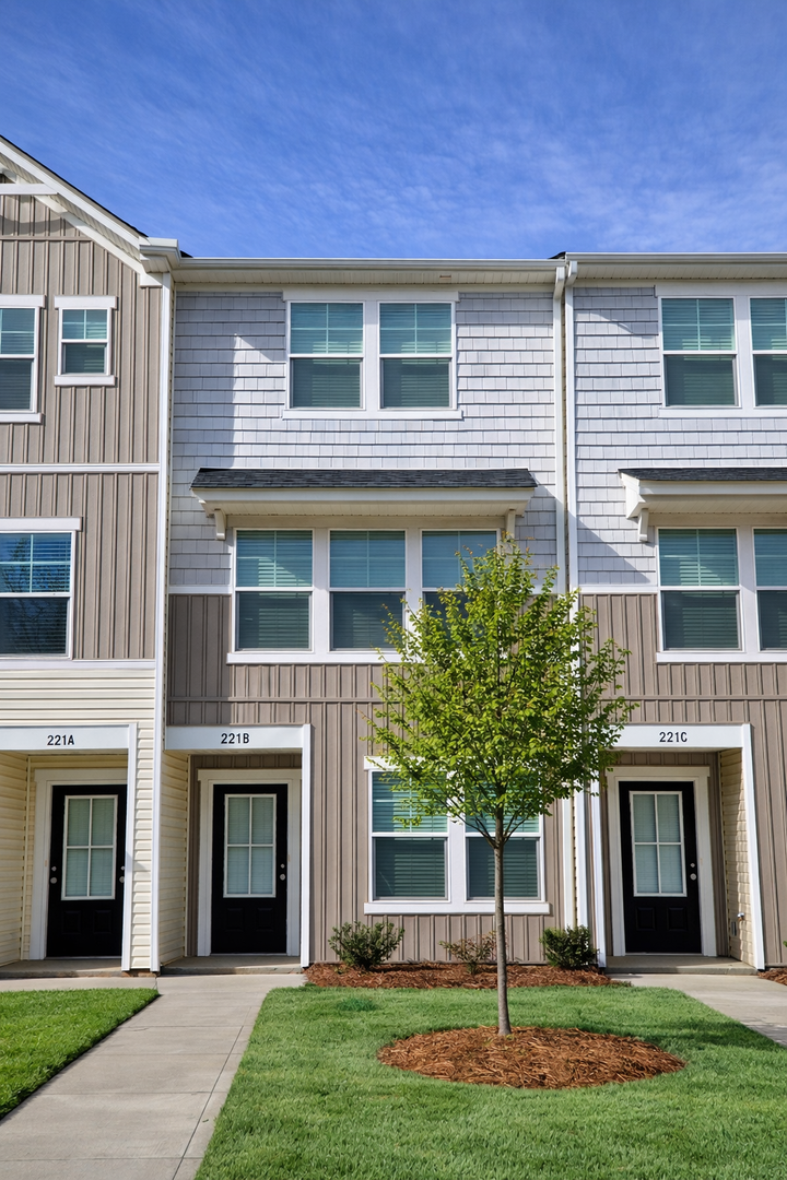 Mooresville Townhome: 221 Kennerly Ave
