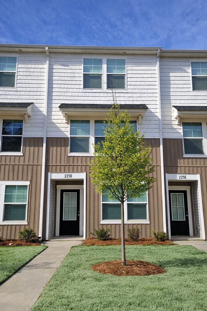 Mooresville Townhome: 225 Kennerly Ave