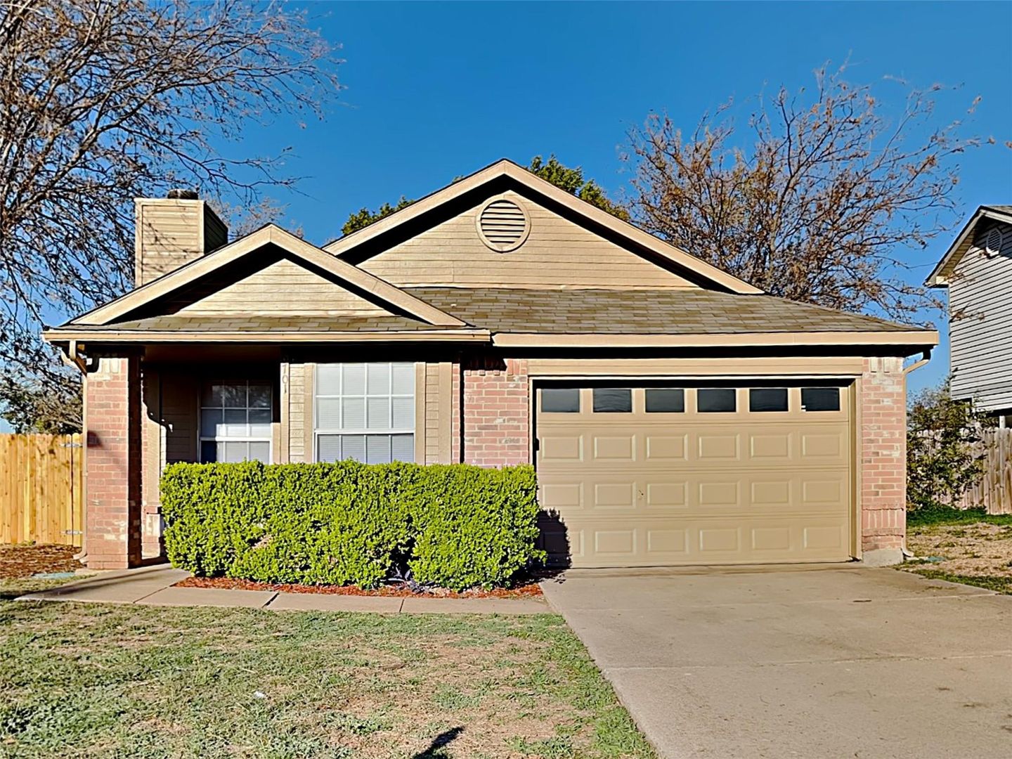 Fort Worth House: 6701 Windwillow Dr