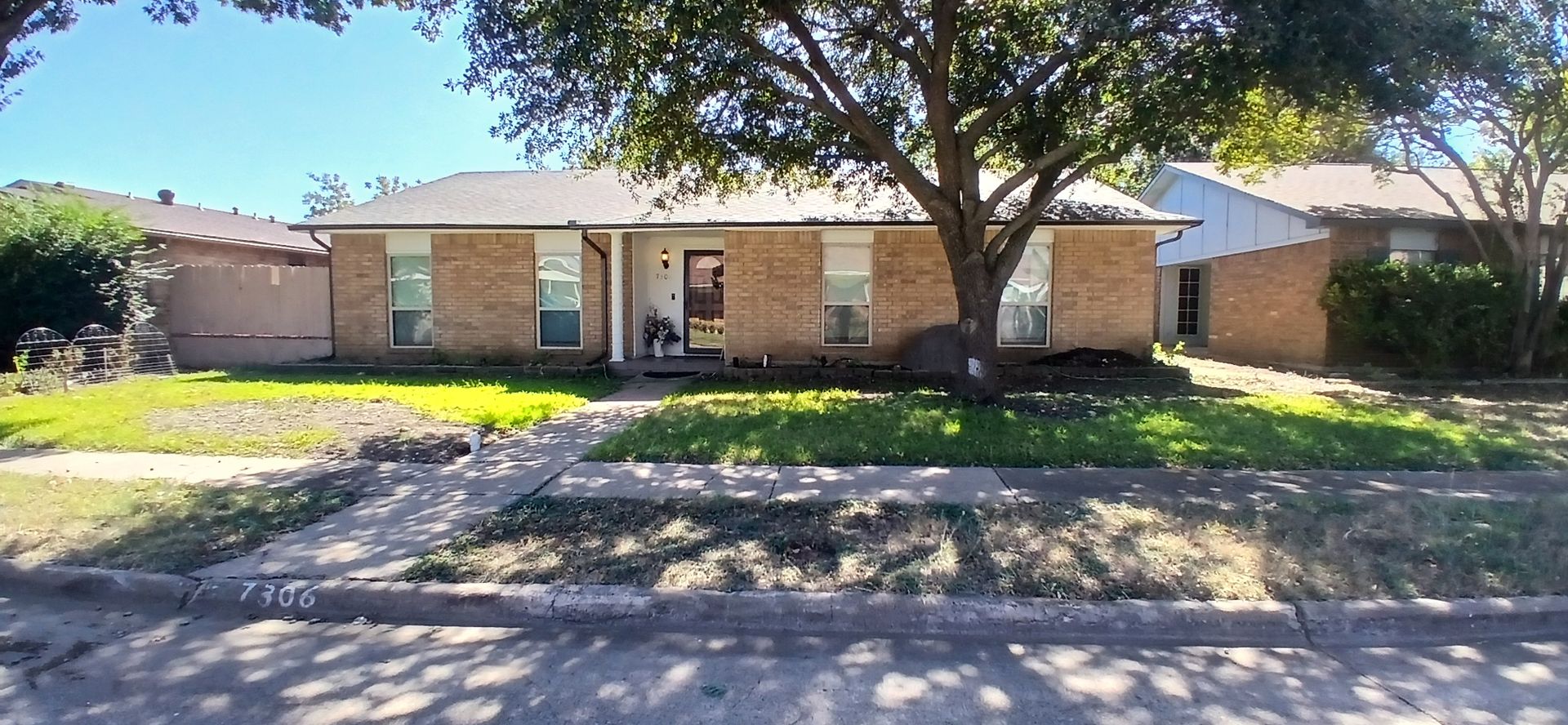 Dallas House: 7306 Oakmore Dr