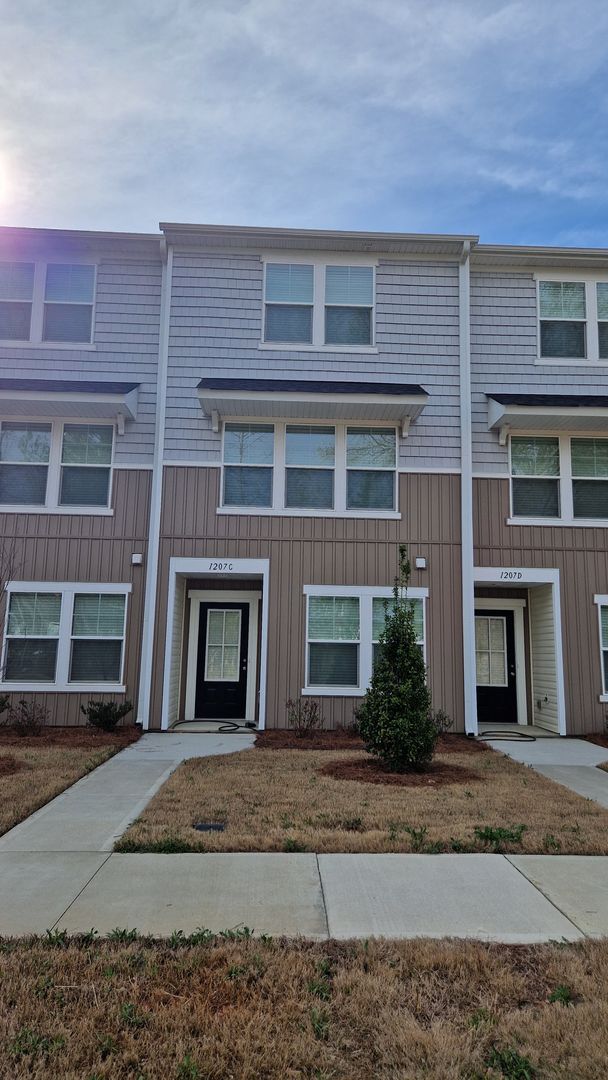 Mooresville Townhome: 1207 Briarhill Rd