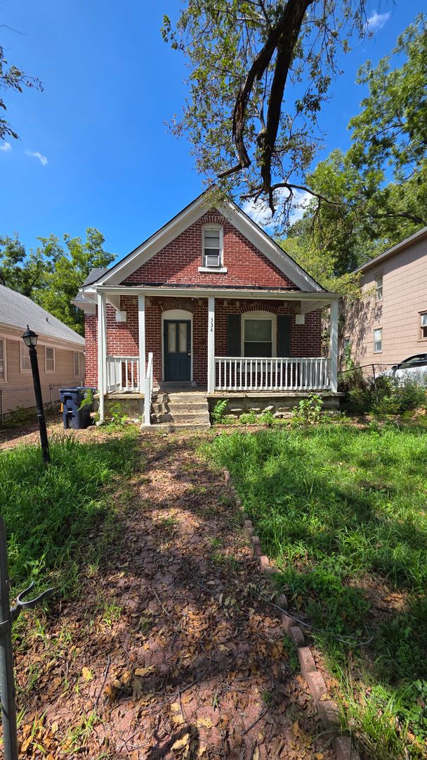 Kansas City House: 334 Mersington Ave