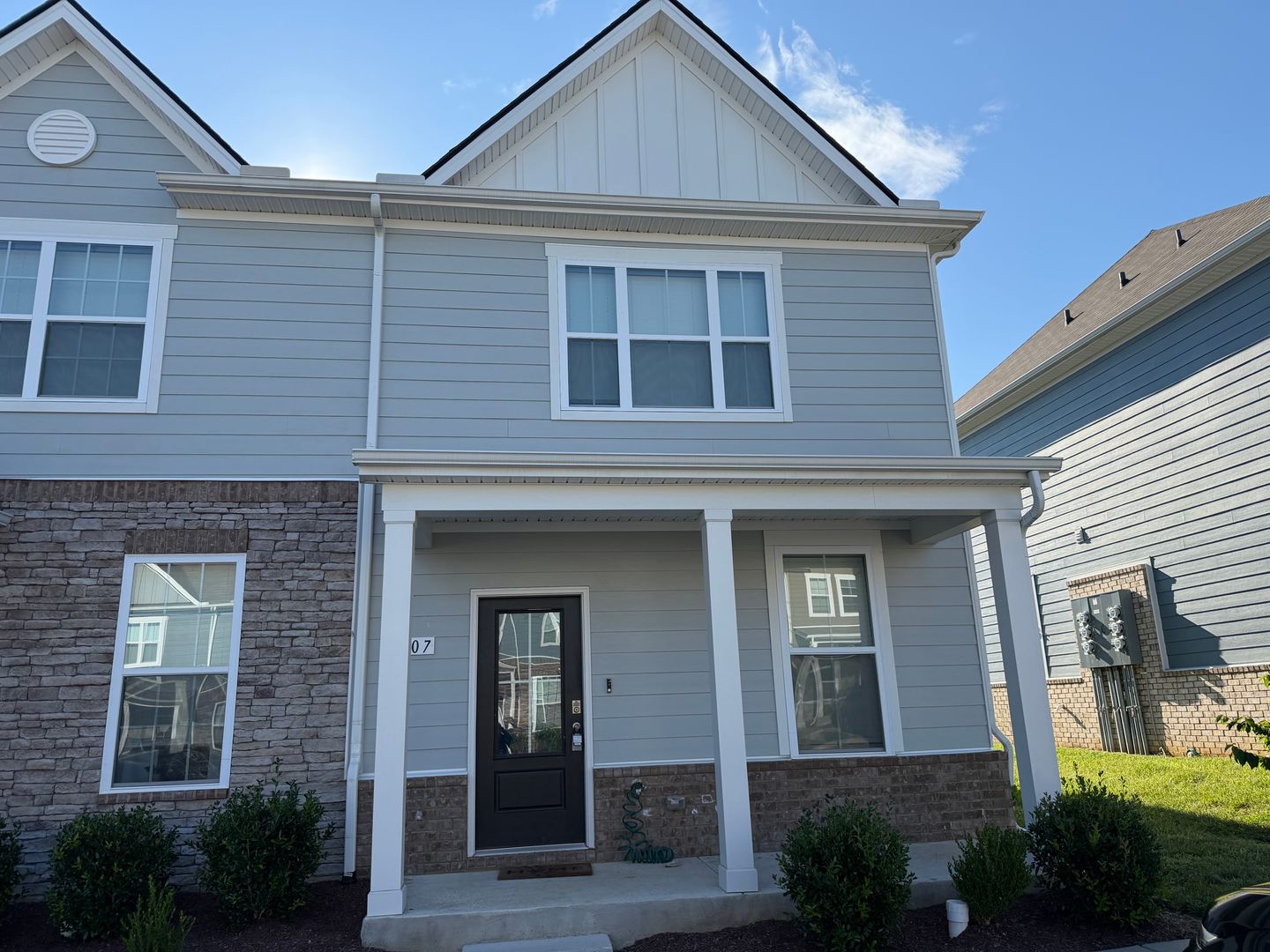 Columbia Townhome: 1407 Walker Way