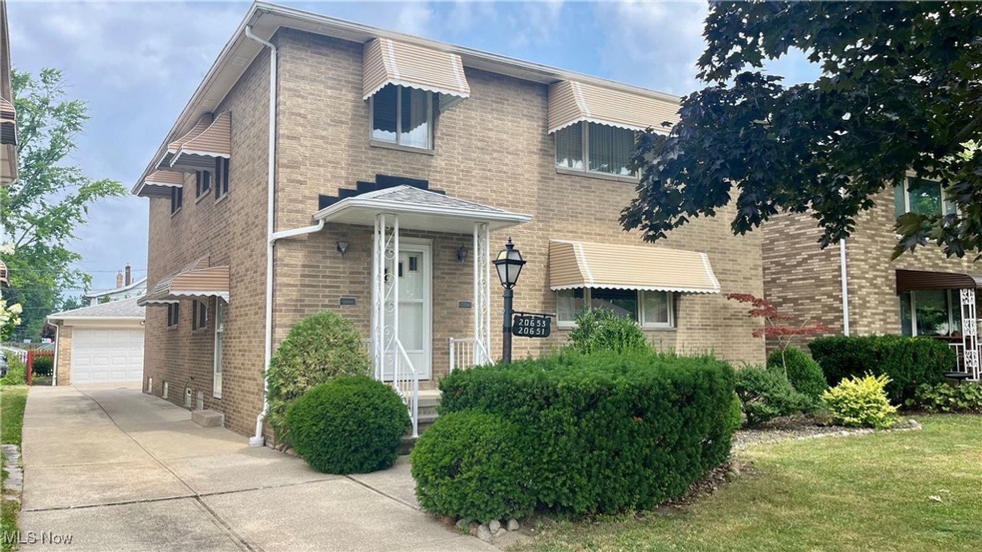 Euclid Apartment: 20651-20653 Lakeshore Blvd