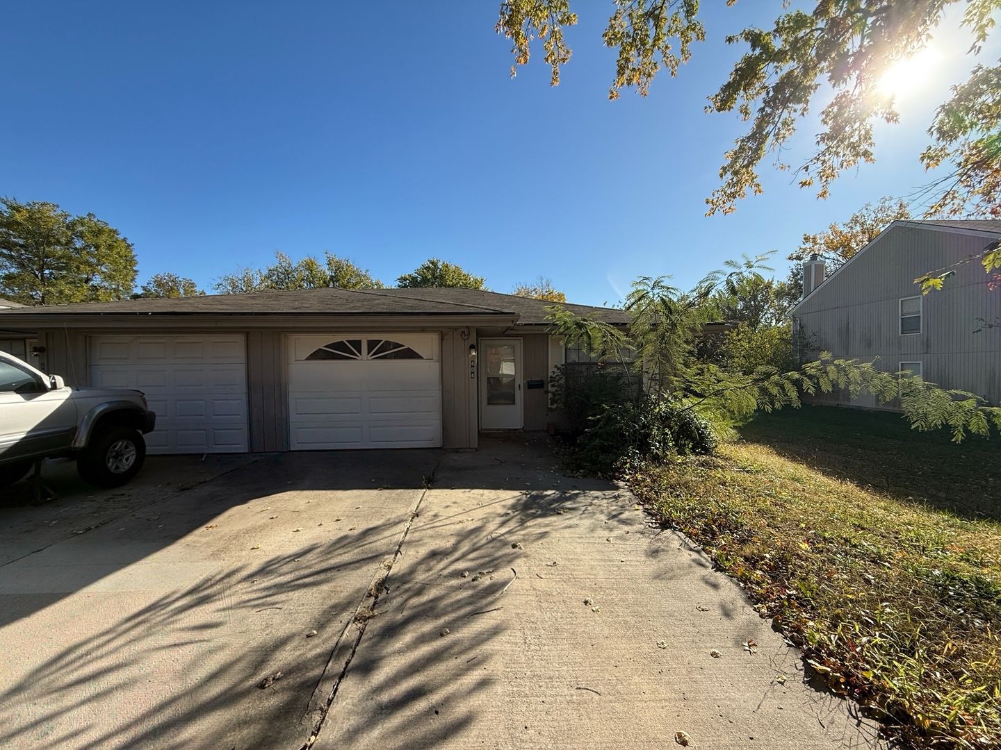 Blue Springs Apartment: 402-404 SW 6th St