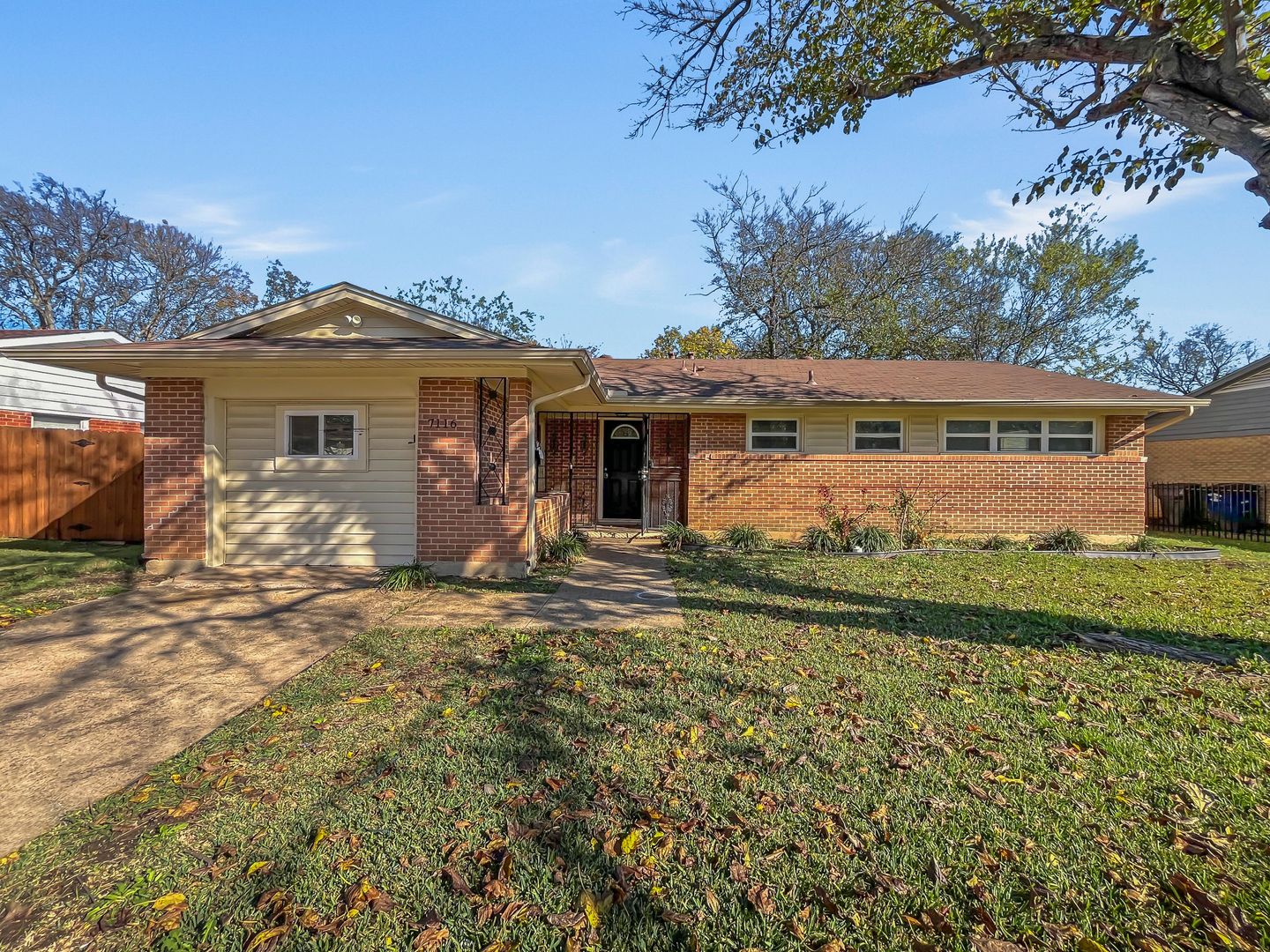Dallas House: 7116 Brierfield Dr