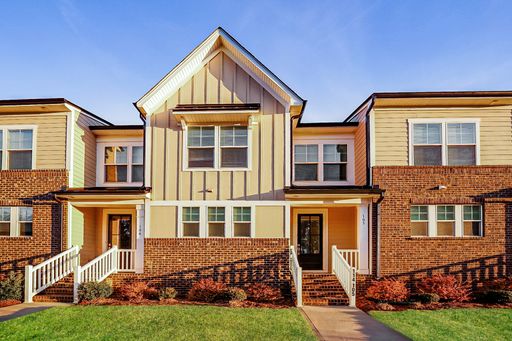 3-Bedroom, 2.5 Bath Townhome for Rent in Mooresville, NC | Attached 2-Car Garage & Modern Kitchen – photo 1