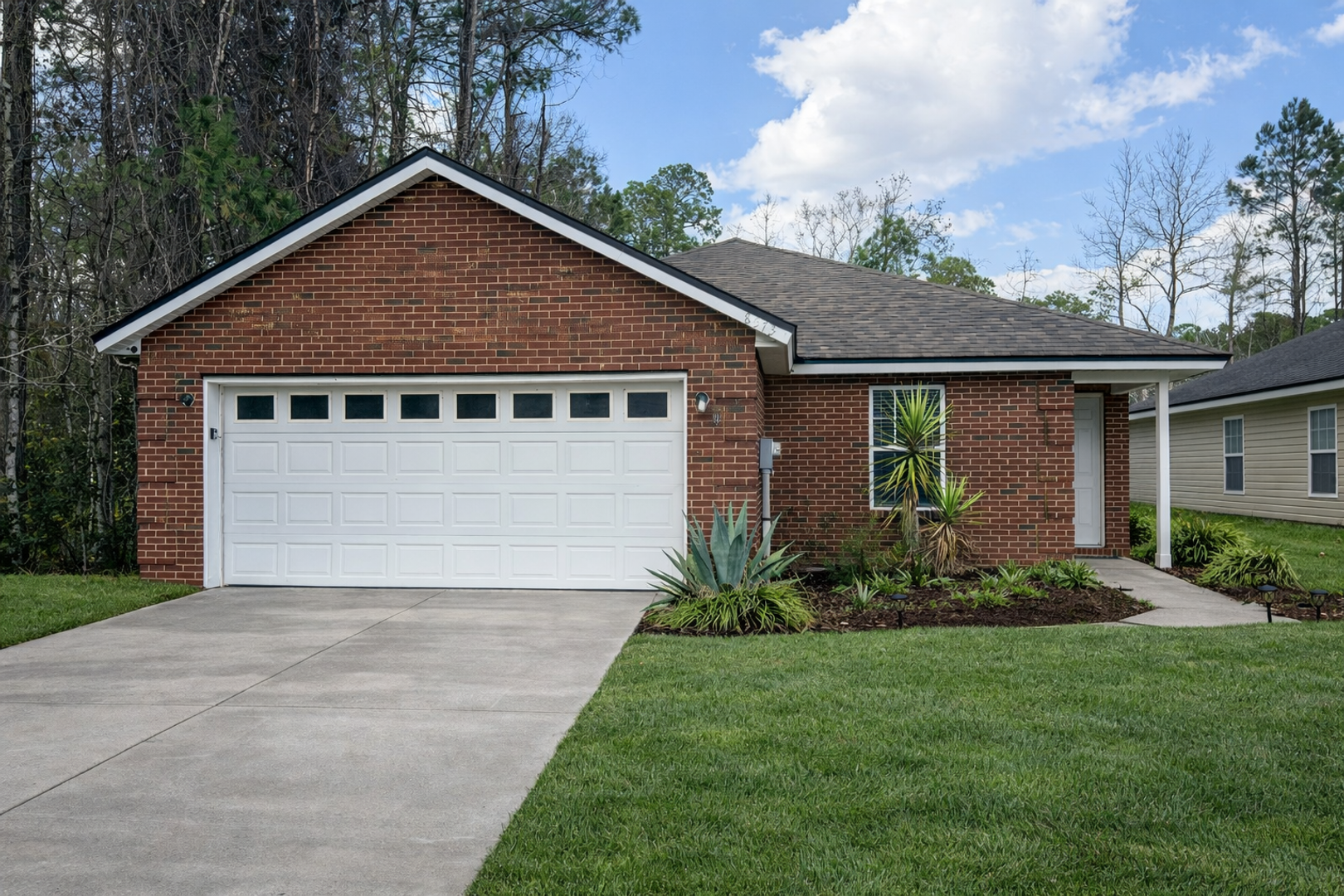 Jacksonville House: 8573 Cheryl Ann Ln