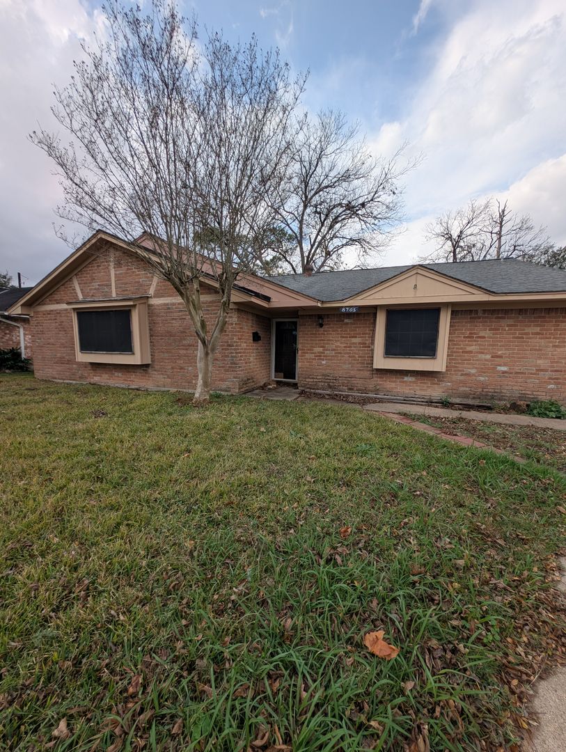 La Porte House: 8703 Collingsdale Rd