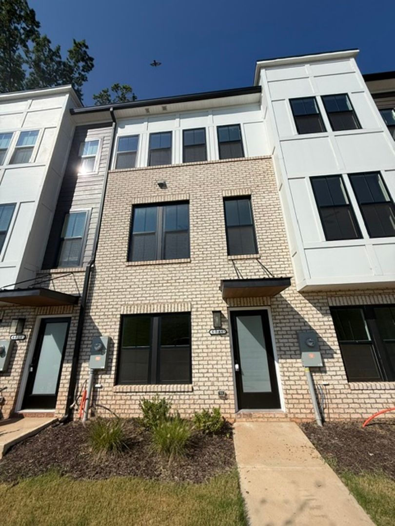 Charlotte Townhome: 6046 Old Pineville Rd