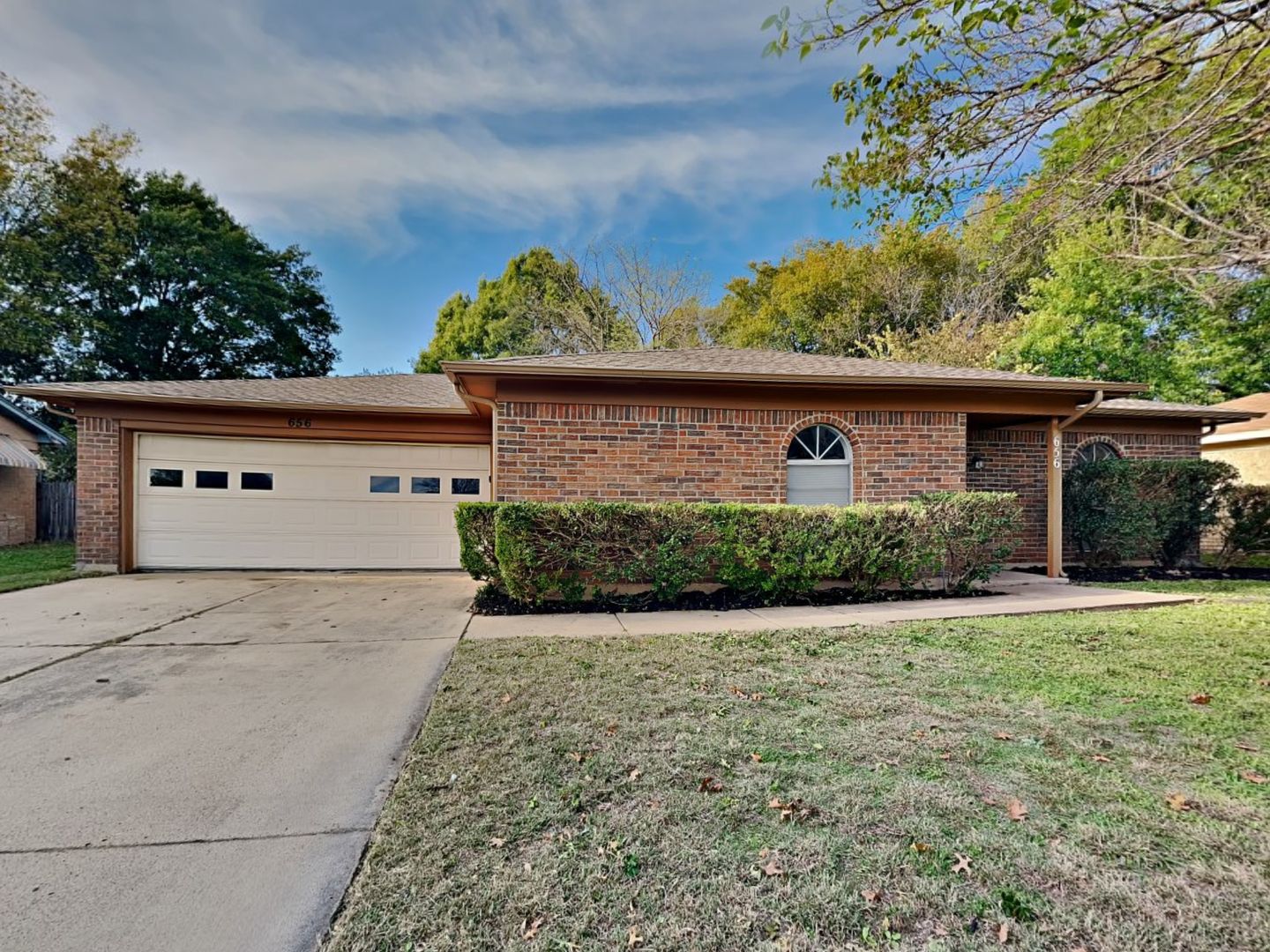 Burleson House: 656 Sue Ann Ln