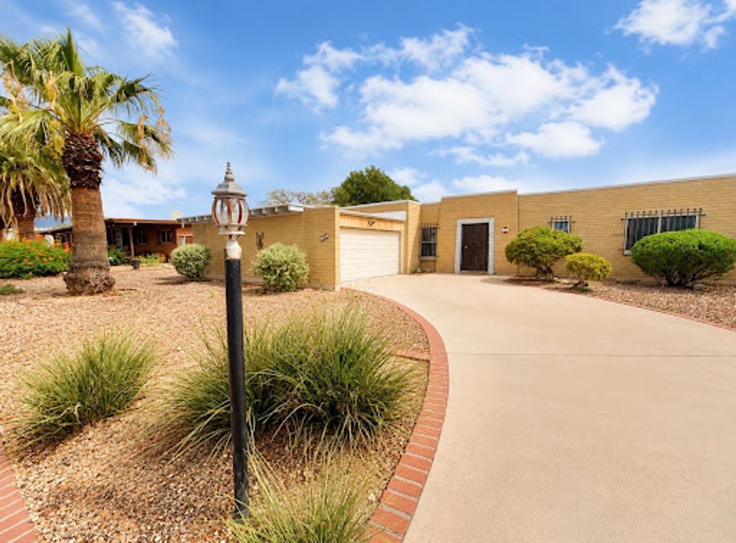 Tucson House: 9060 E Bluefield St