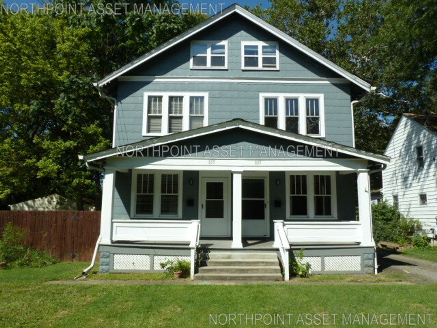 Bexley House: 835 College Ave