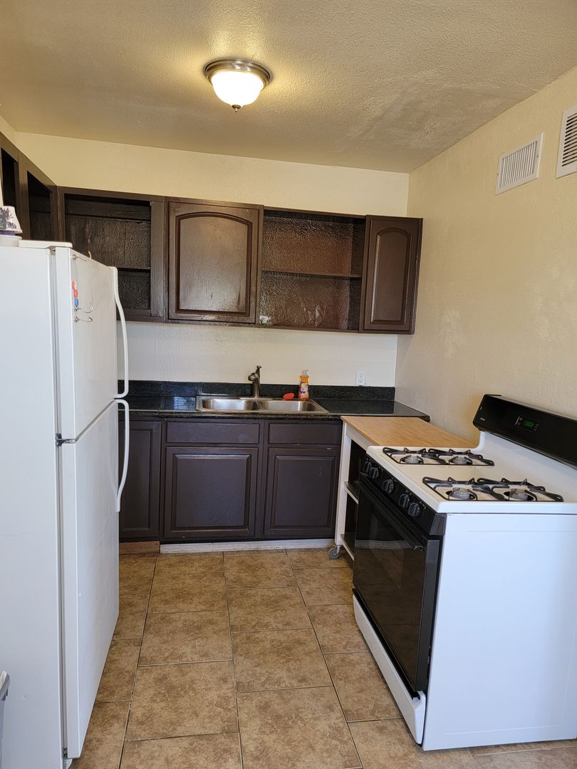 Tucson Apartment: 2506 N Castro Ave