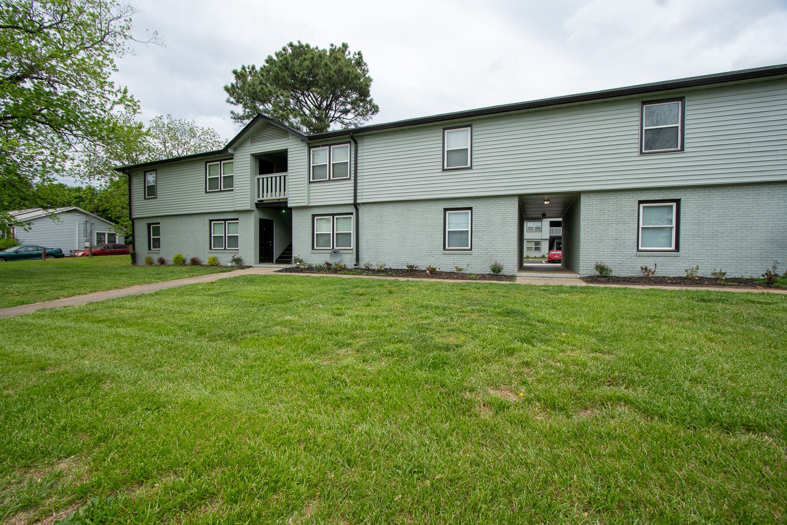 Charlotte Apartment: 2607 Cedarhurst Dr