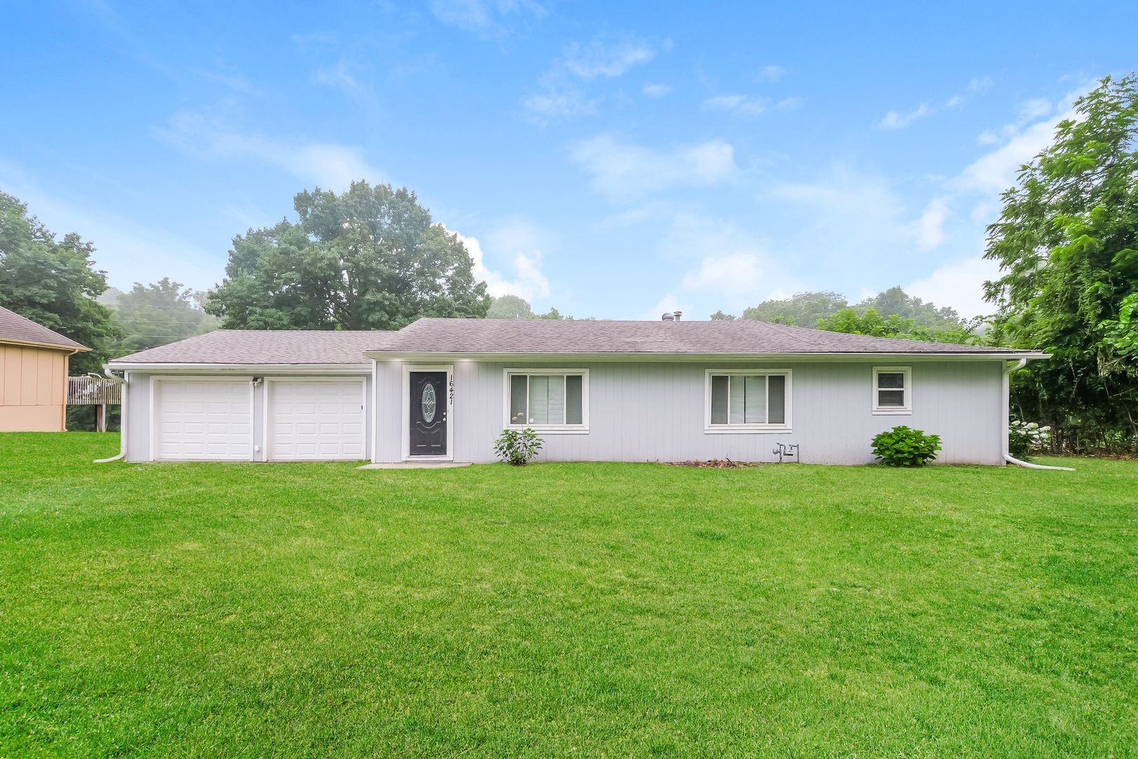 Independence House: 16421 E Crackerneck Rd