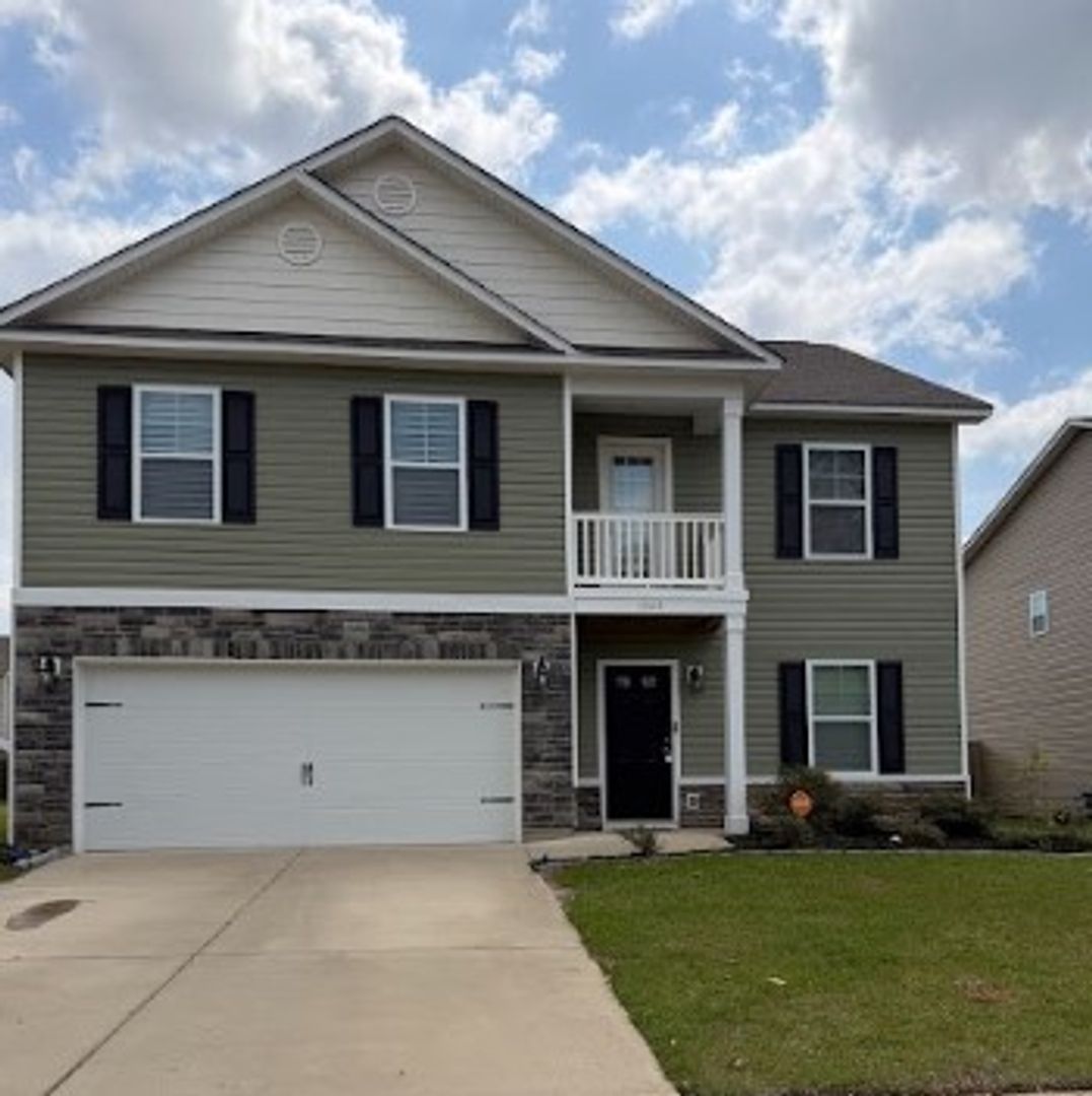 Sumter House: 1725 Carnoustie Dr