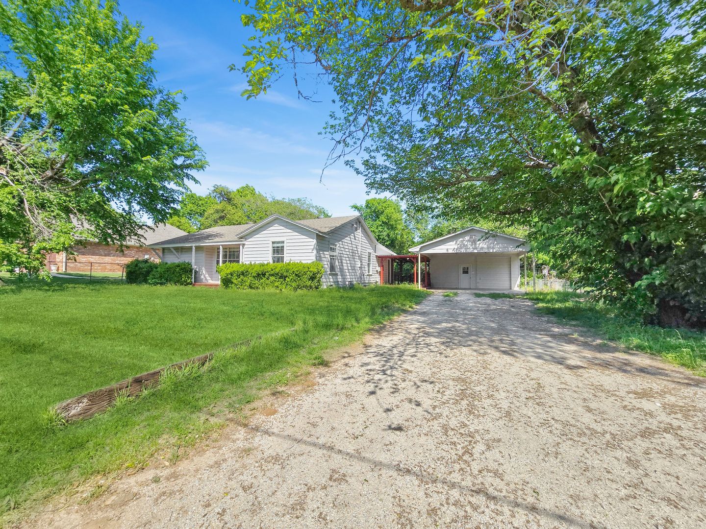 Weatherford House: 235 Allen St