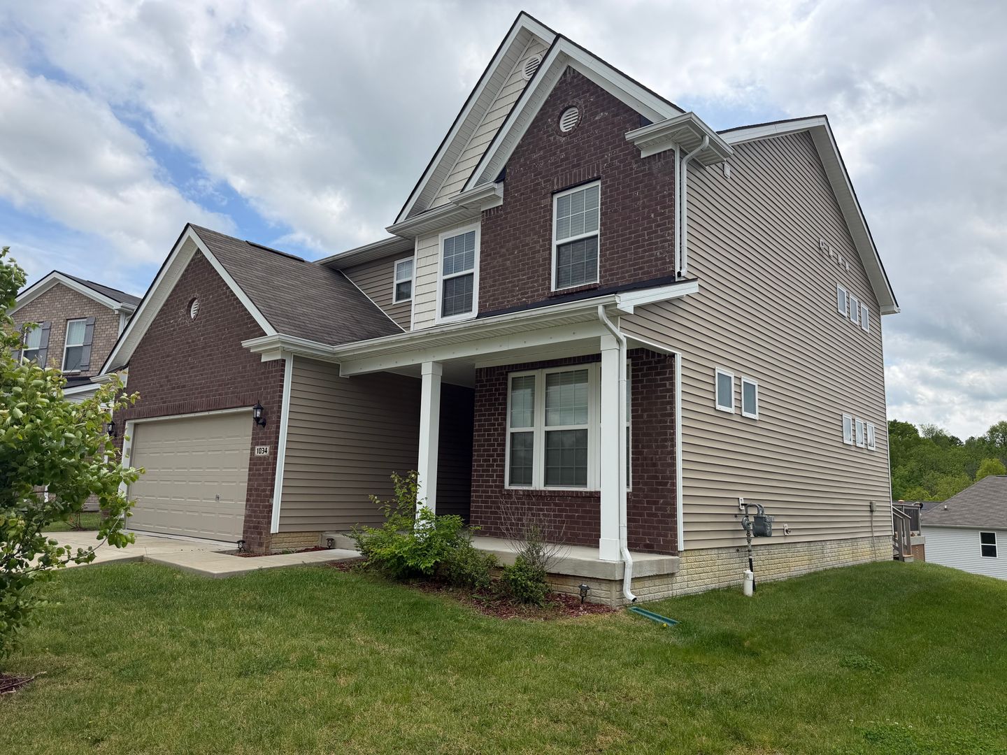Louisville House: 1034 Autumn Crest Ln