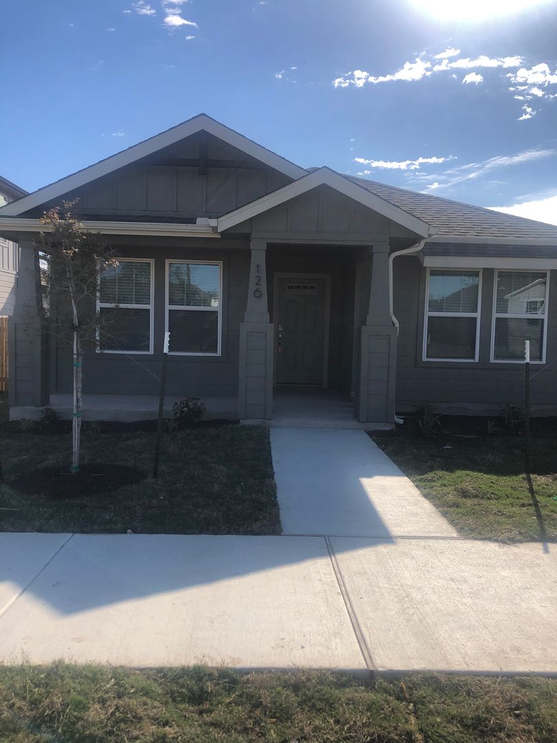 Hutto House: 126 Fairmeadow Downs Dr