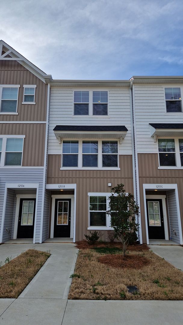 Mooresville Townhome: 1211 Briarhill Rd