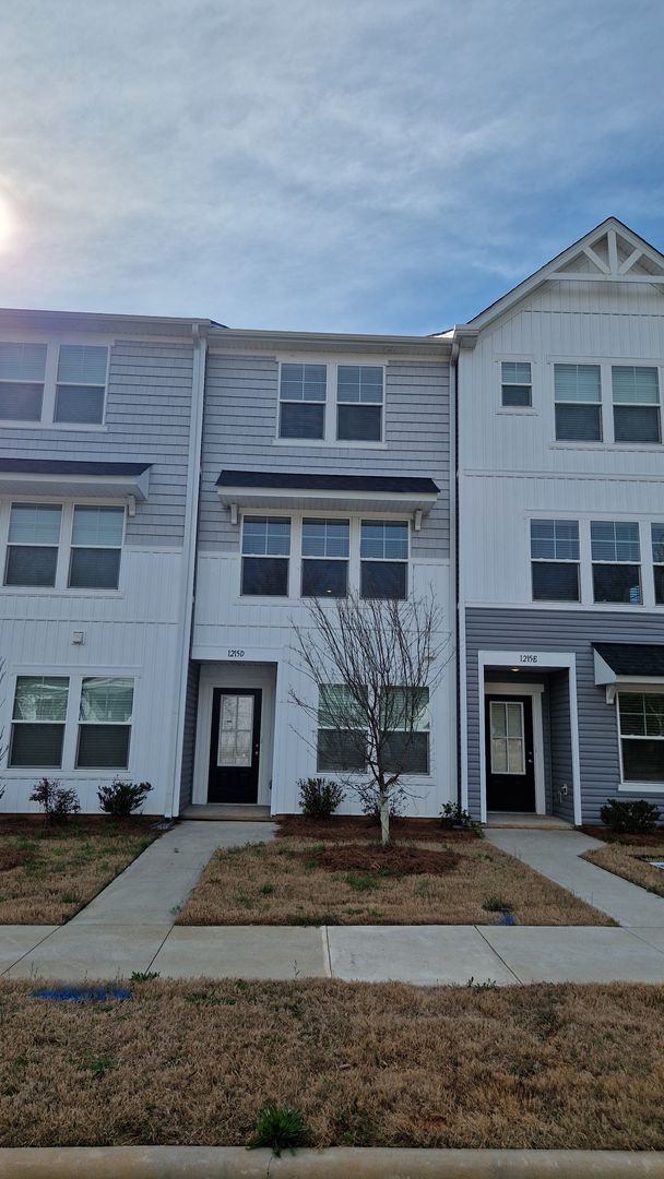 Mooresville Townhome: 1215 Briarhill Rd