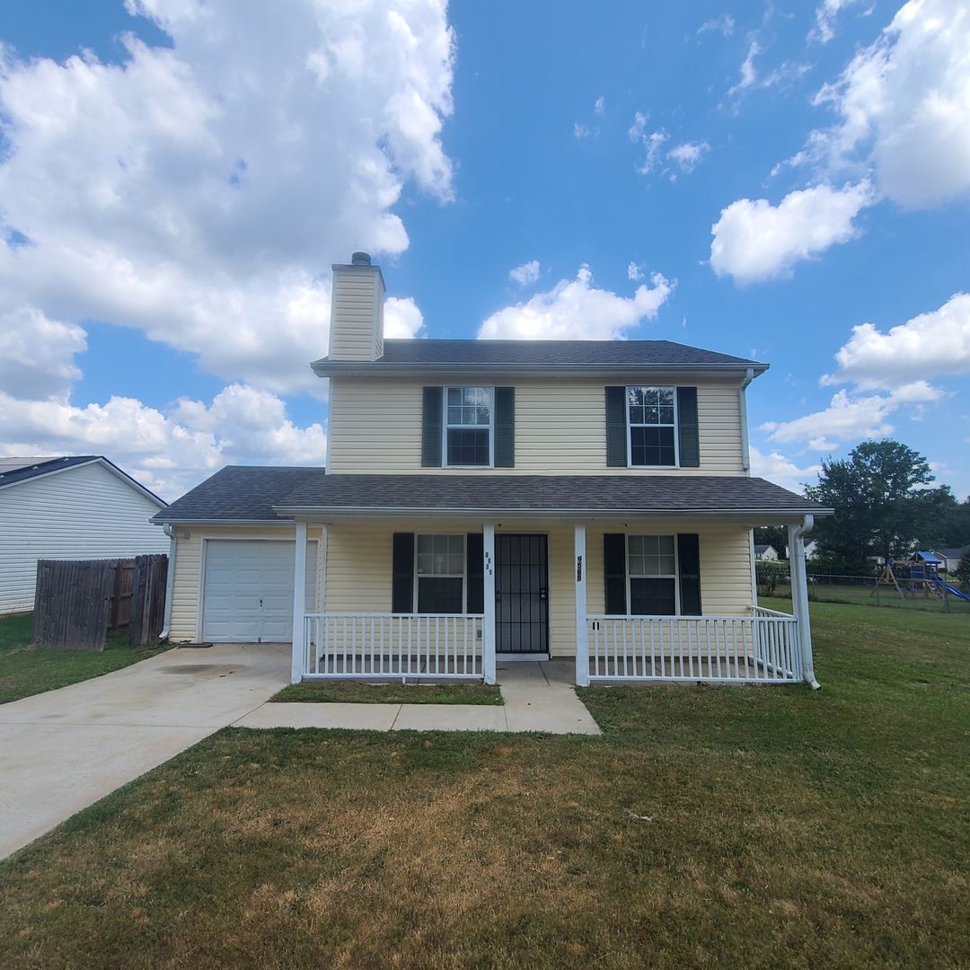 Jonesboro House: 9568 Sleepy Hollow Ln