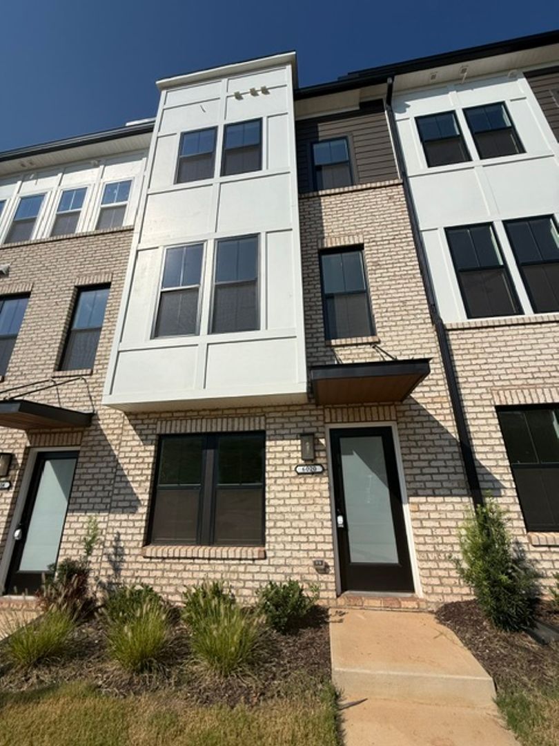 Charlotte Townhome: 6020 Old Pineville Rd