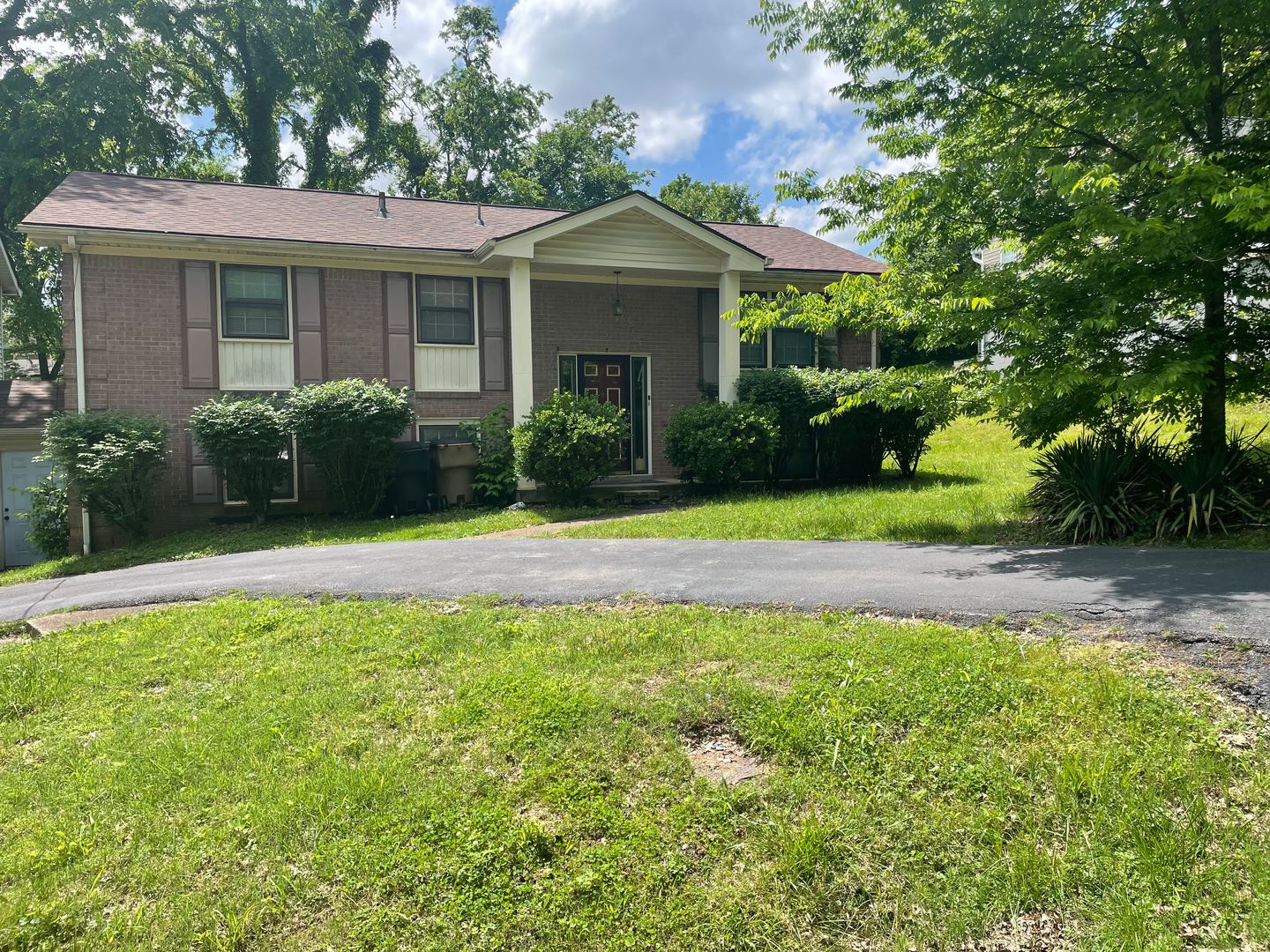 Nashville House: 309 Melvin Jones Dr