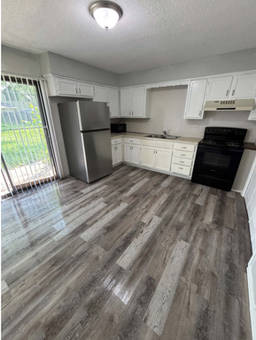 2-Bedroom, 1 Bath Unit for Rent in Louisburg, KS | Modern Kitchen & Laundry Closet!