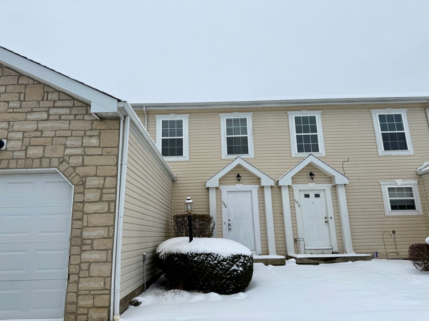 Pataskala Apartment: 390 Golden Valley Dr