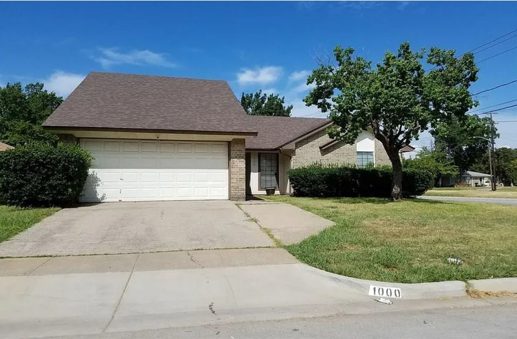 Fort Worth House: 1000 Blue Carriage Ln N