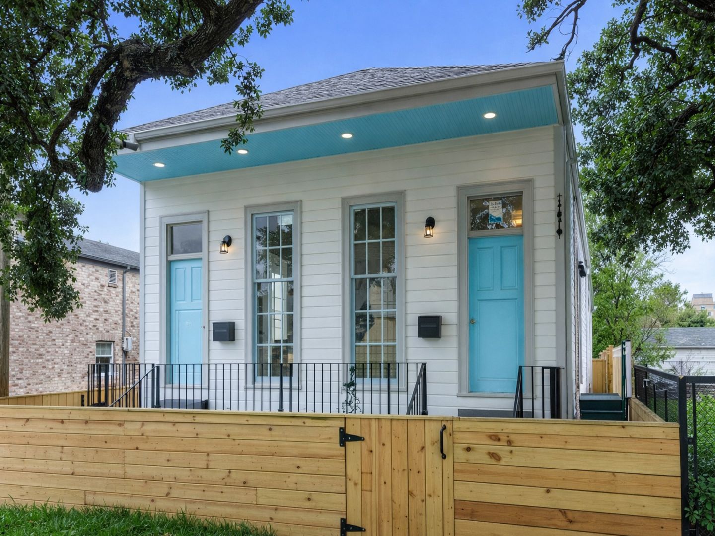 New Orleans House: 2618 Josephine St