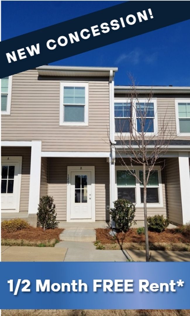 Mooresville Townhome: 1207 Pine St