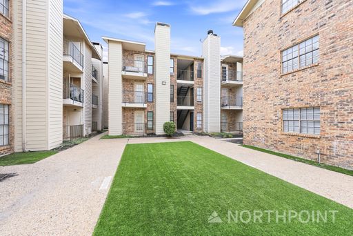 1-Bedroom, 1 Bath Condo in Dallas, TX | One-Floor | Modern Kitchen – photo 1