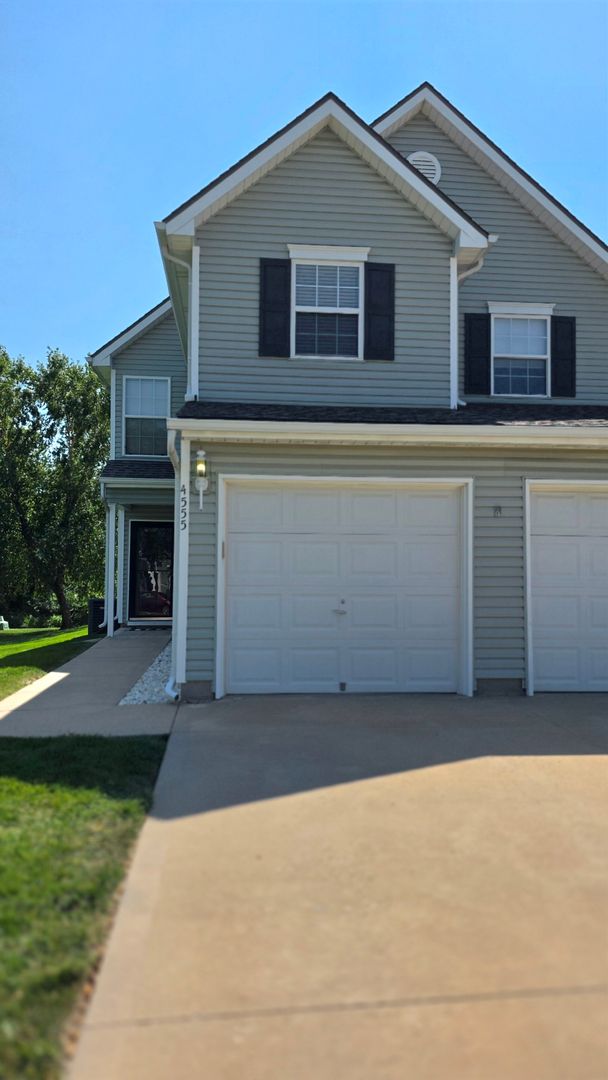 Kansas City House: 4555 NE 83rd St