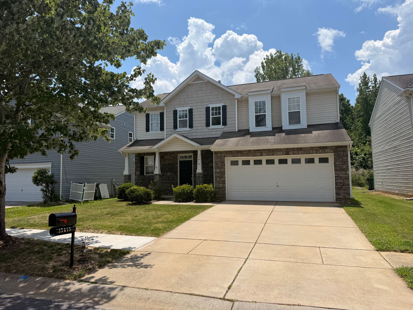 Charlotte House: 17418 Westmill Ln